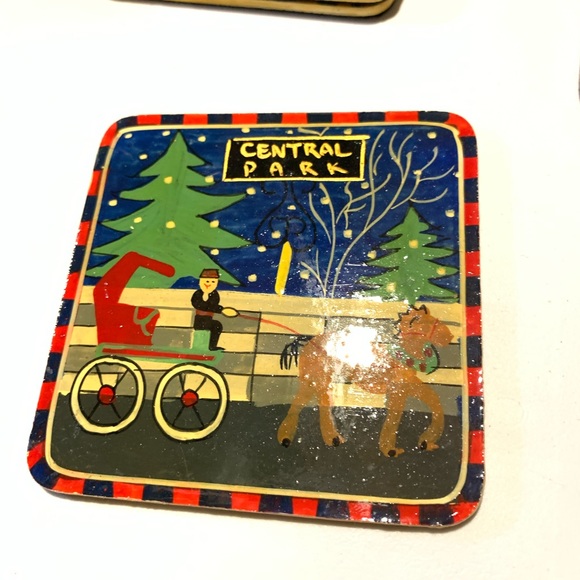 Vintage Bloomingdale's Drink Coasters (6) NYC Christmas Scenes In Lacquer Box - Picture 9 of 14